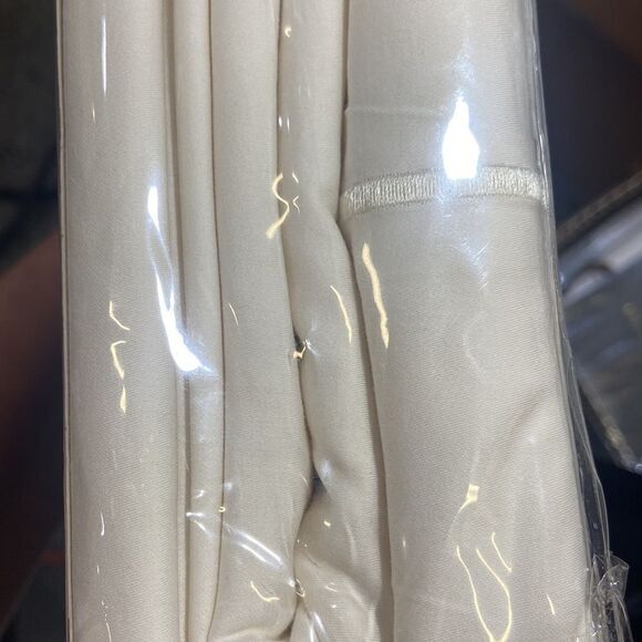 - Donna Karan Silk Indulgence Cotton/Silk Flat Sheet, King. Color: Ivory - Picture 5 of 5